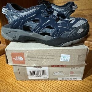 Youth North Face shoes.  Size 2.  Navy and gray